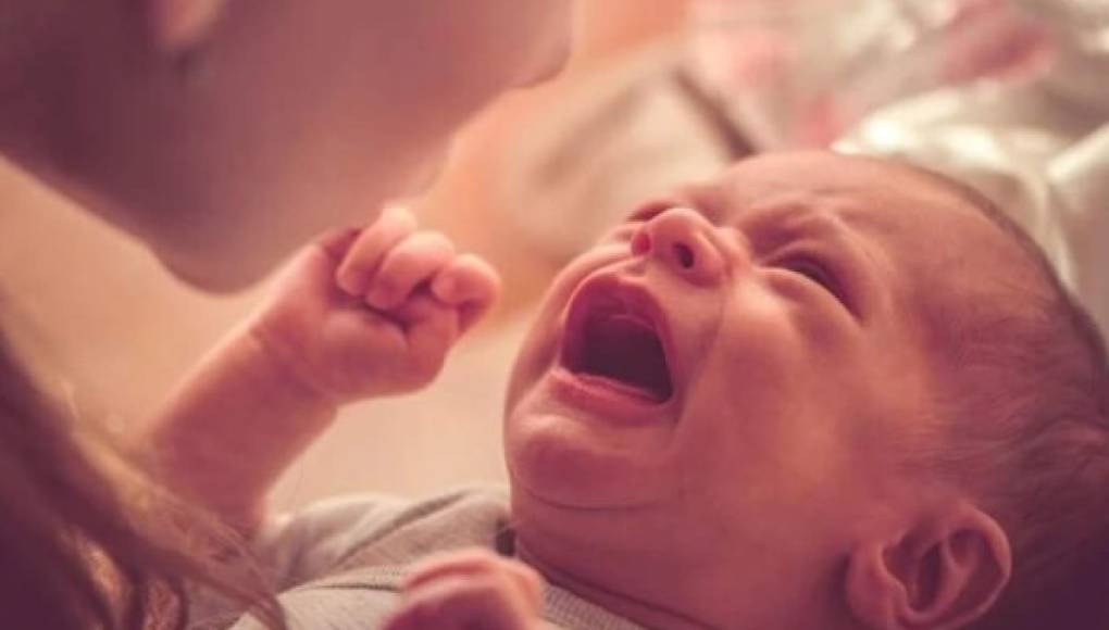 Cómo calmar el llanto del bebé cuando tiene cólicos por el lactante