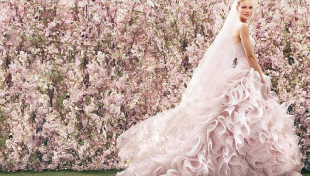 Revolución rosa en vestidos de novia
