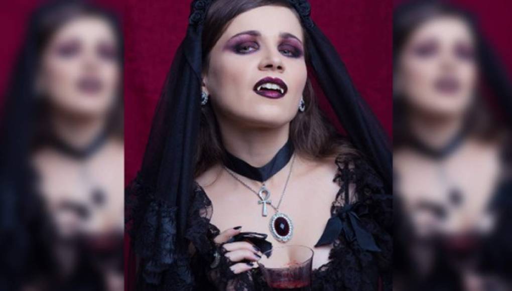 Lector tiene una vampirezca fantasía sexual