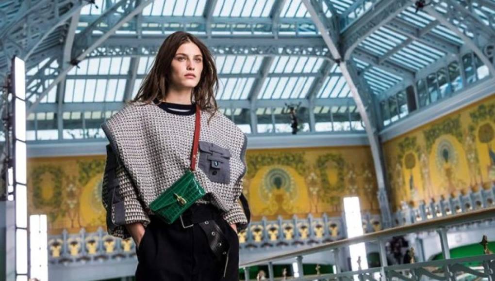 El futurismo ochentero de Vuitton cierra la pasarela parisina