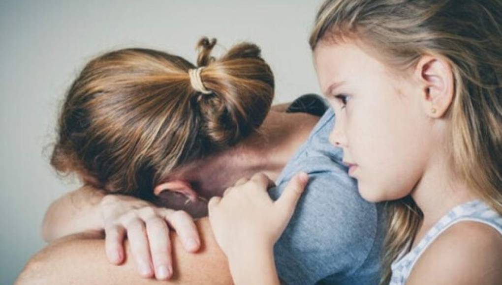 ¿Qué le pasa al niño si su madre se deprime?