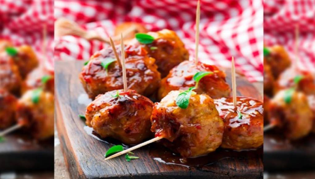 Albóndigas de pollo con salsa agridulce