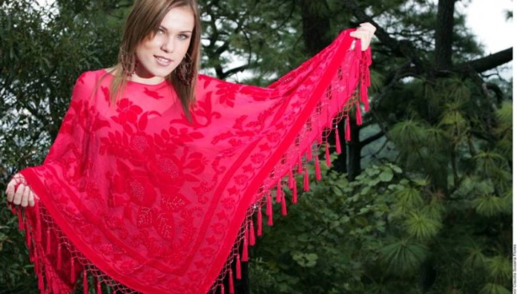 Ideas para lucir los populares ponchos