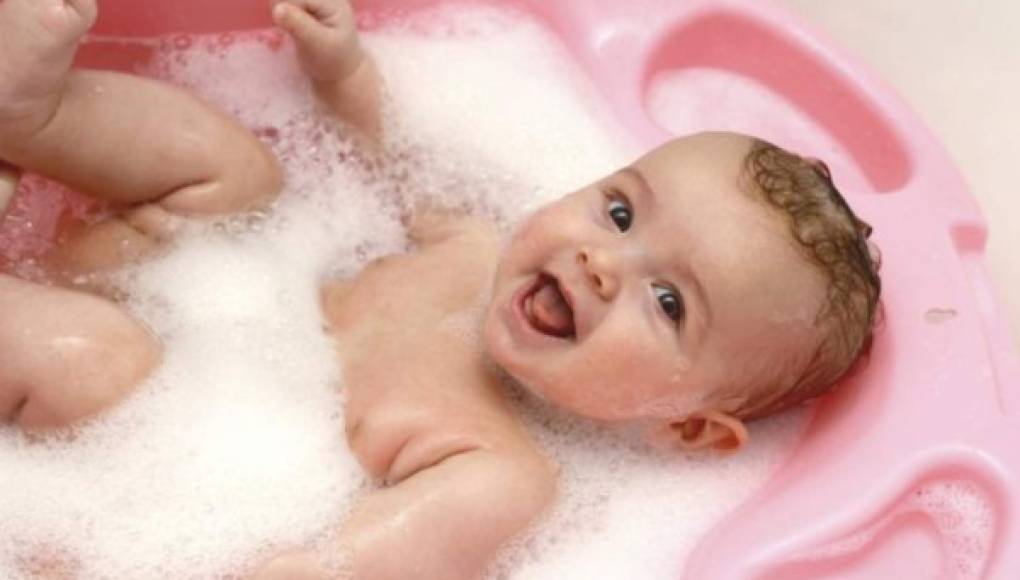 ¿Debe bañarse todos los días al bebé?  