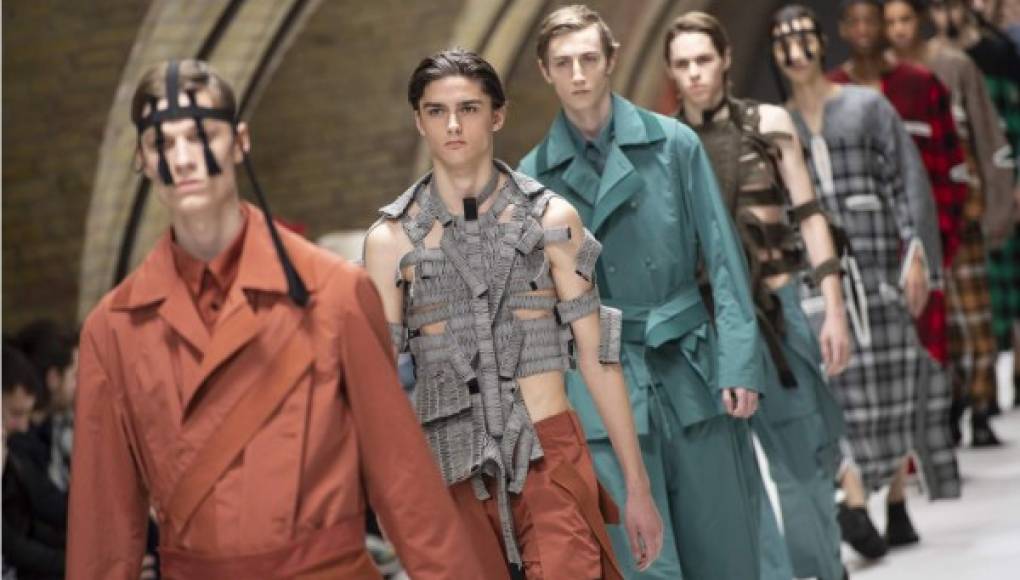 La Fashion Week de Londres propone una moda masculina joven y provocadora