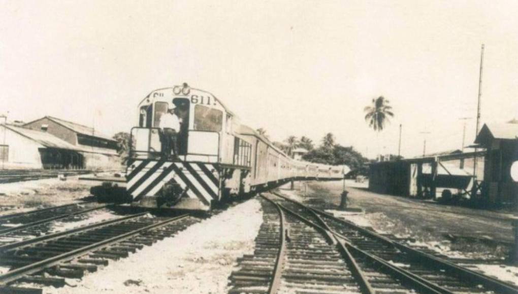 El ferrocarril además conectaba comercialmente la ciudad con otros puntos de desarrollo como Tegucigalpa y la zona bananera.