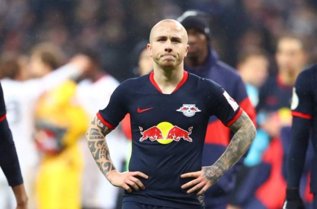 El lateral izquierdo español Angeliño está jugando esta temporada en calidad de cedido en el RB Leipzig, pero el equipo que dirige un Julian Nagelsmann ya ha anunciado que no ejecutarán la opción de compra por 30 millones de euros existente en el contrato del futbolista de 23 años, que por lo tanto volverá al Manchester City a partir del mes de julio.