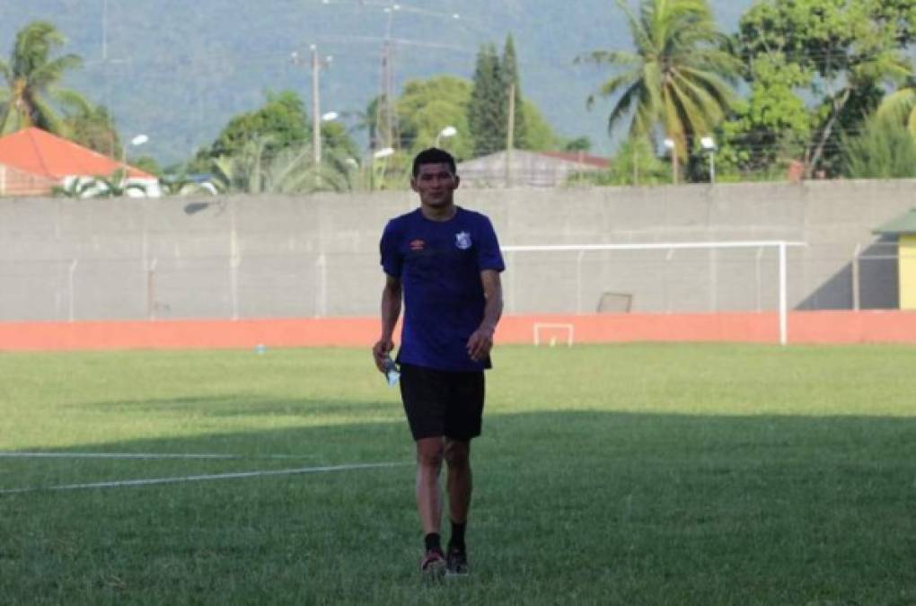 Edder Delgado se ha presentado a la pretemporada del Honduras Progreso tras su salida del Real España. El mediocampista hondureño está en la agenda del Motagua, según publicó Diario Diez.