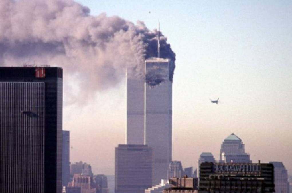 Una de las profecías escritas en su libro es el atentado de Las Torres Gemelas en septiembre de 2001. 'Dos aves de acero caerán del cielo sobre la gran metrópolis, el cielo arderá y habrá caos en la nueva gran ciudad'.