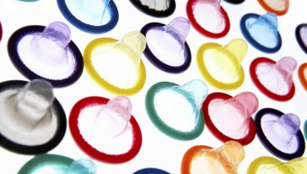 Inventan un condón que cambia de color cuando detecta una infección