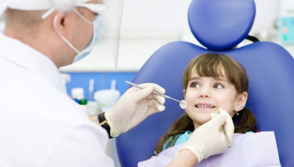 El humo de segunda mano en la infancia podría dañar los dientes de los niños