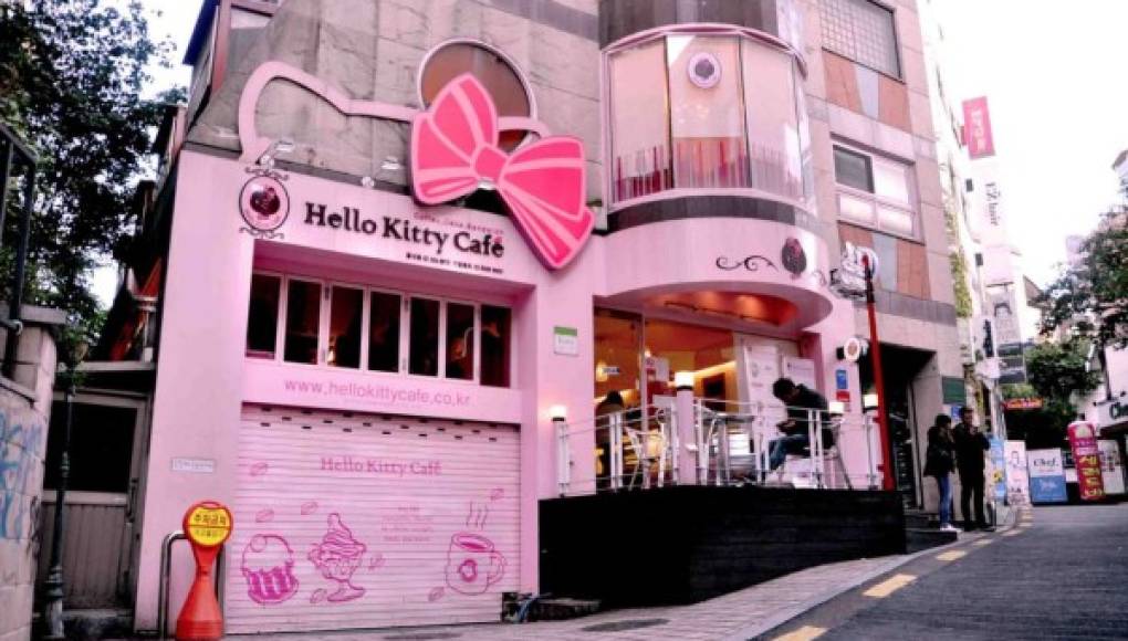 La fiebre por Hello Kitty invade hasta las cafeterías