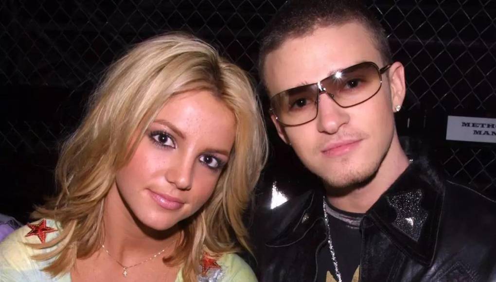 “Me gustaría aprovechar esta oportunidad para disculparme ante absolutamente pu*o nadie”, dijo Justin Timberlake al público durante su concierto el miércoles en el Irving Plaza de Nueva York, justo antes de cantar el tema ‘Cry Me a River’, de 2002, en el que narraba la infidelidad por parte de Spears durante su noviazgo. 