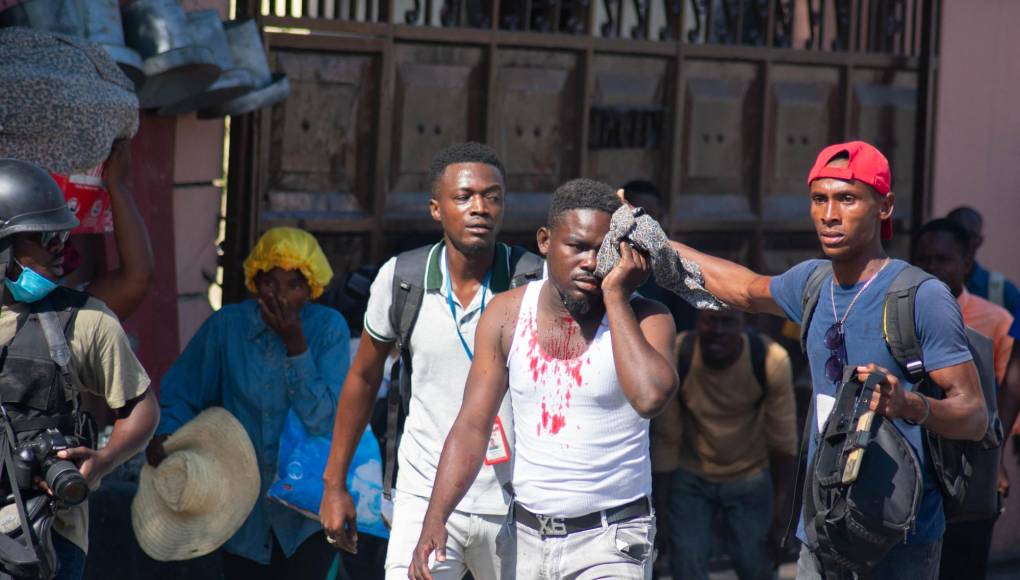 El sábado estuvo marcado por nuevos enfrentamientos entre la policía y las bandas criminales.