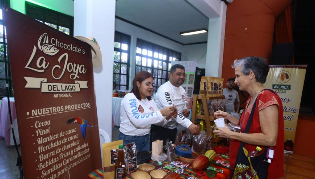 También “Chocolate´s La Joya”, un emprendimiento familiar ubicado en el Lago de Yojoa, viajó para exponer sus productos a la ciudadanía sampedrana.