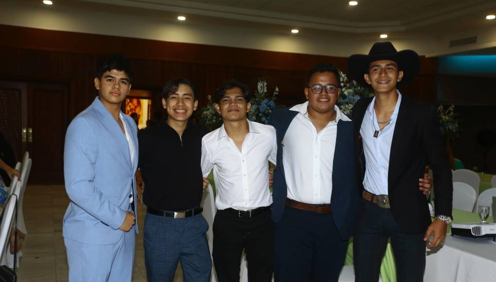 Lisandro Murillo, Daniel Romero, Michael Perdomo, Diego Carbajal y Alejandro Valenzuela