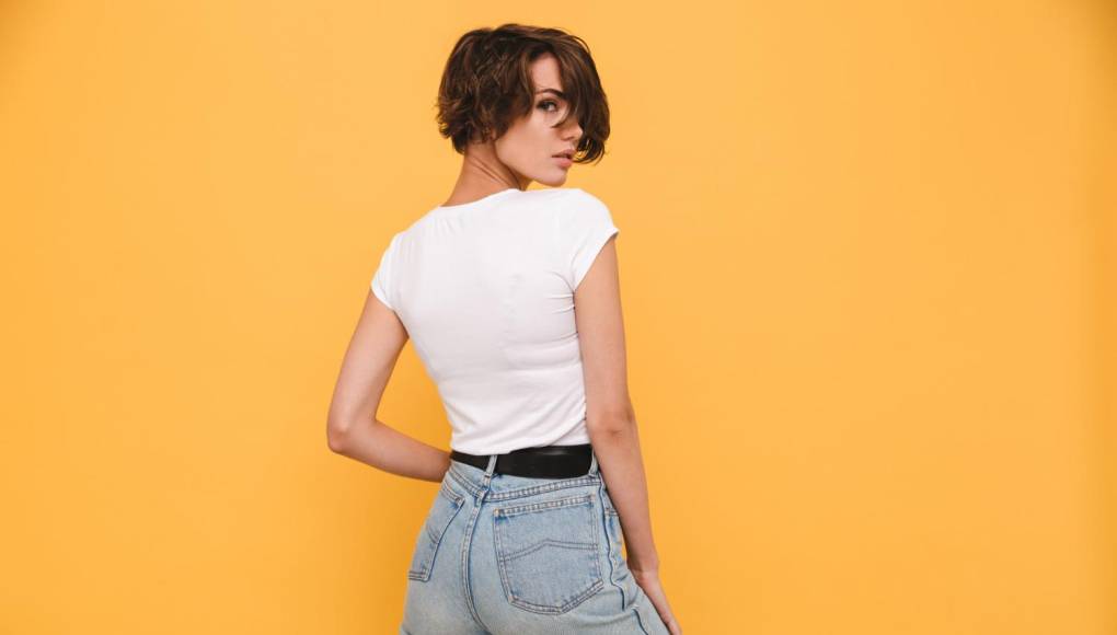 Los jeans que más favorecen a las mujeres de baja estatura