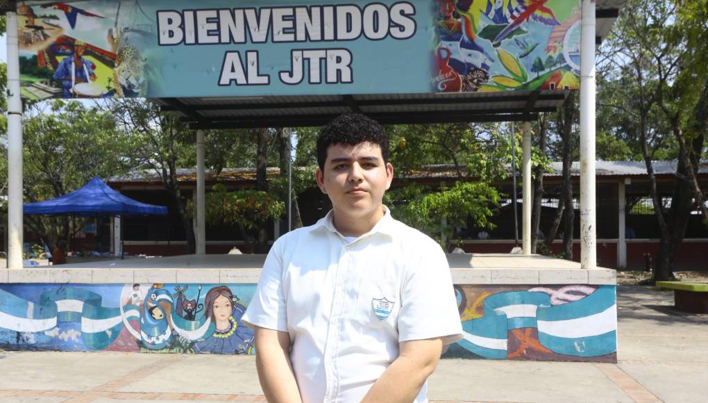 Kevin Jonathan Mejía Hernández, de 18 años de edad y estudiante del duodécimo del Bachillerato Técnico Profesional en Banca y Finanzas tiene un índice del 99%. 