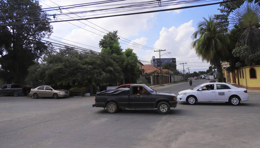 El cruce de la 10 calle cerca del Instituto José Trinidad Reyes ha sido una trampa mortal para muchos conductores.