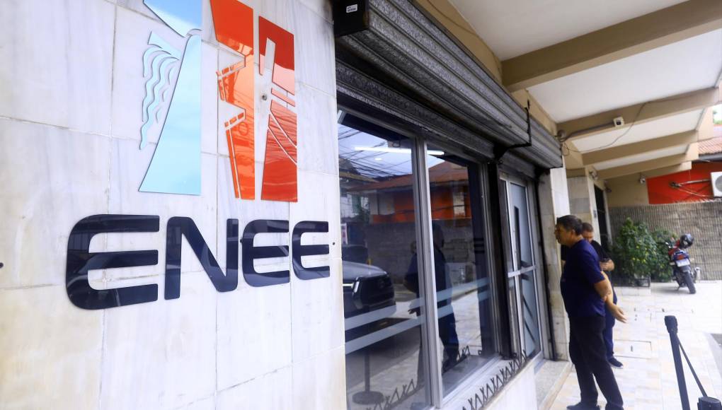 En San Pedro Sula, la Enee cuenta con oficinas de atención al cliente en la 3 avenida, 4 calle barrio Guamilito y en Novaplaza, bulevar del norte.