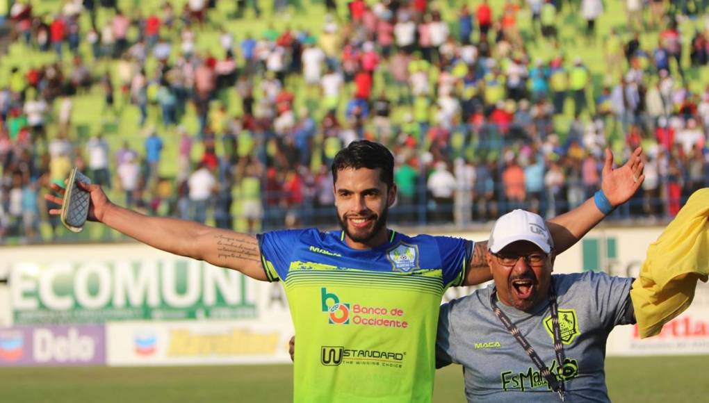 Nelson Muñoz era el hombre más feliz en Olancho. Su gol dio un triunfo importante a los Potros y enterró el invicto del Olimpia.