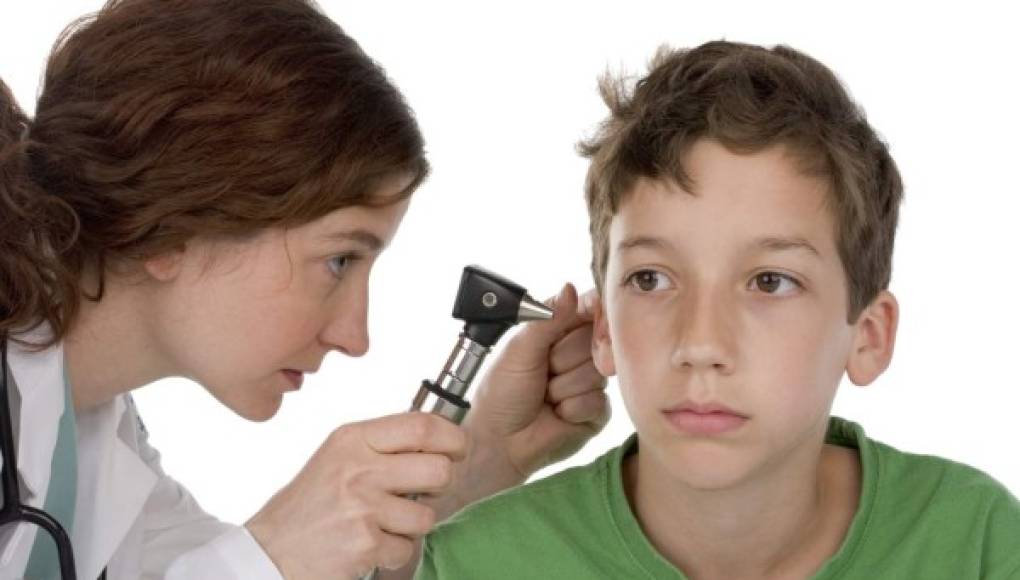 Aleje de la bocina a los infantes: afectan los oídos