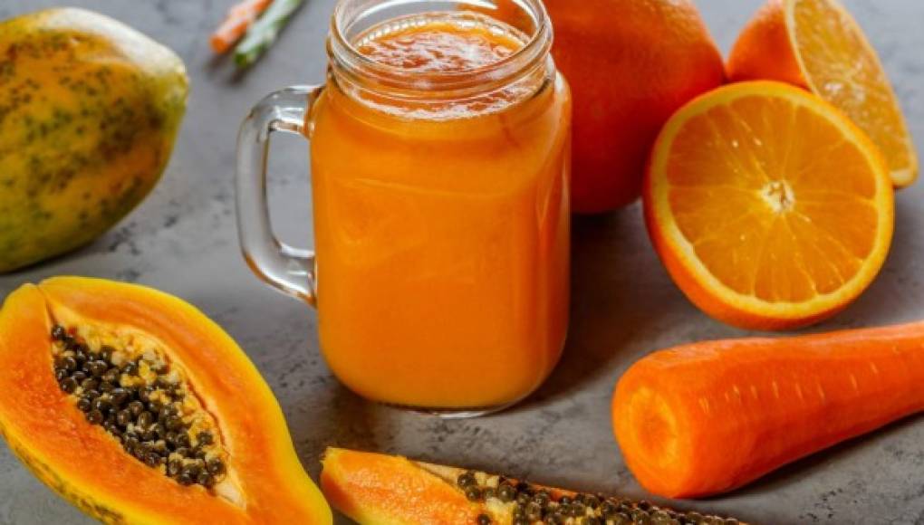 La papaya y la piña contienen vitaminas y minerales que necesita el organismo