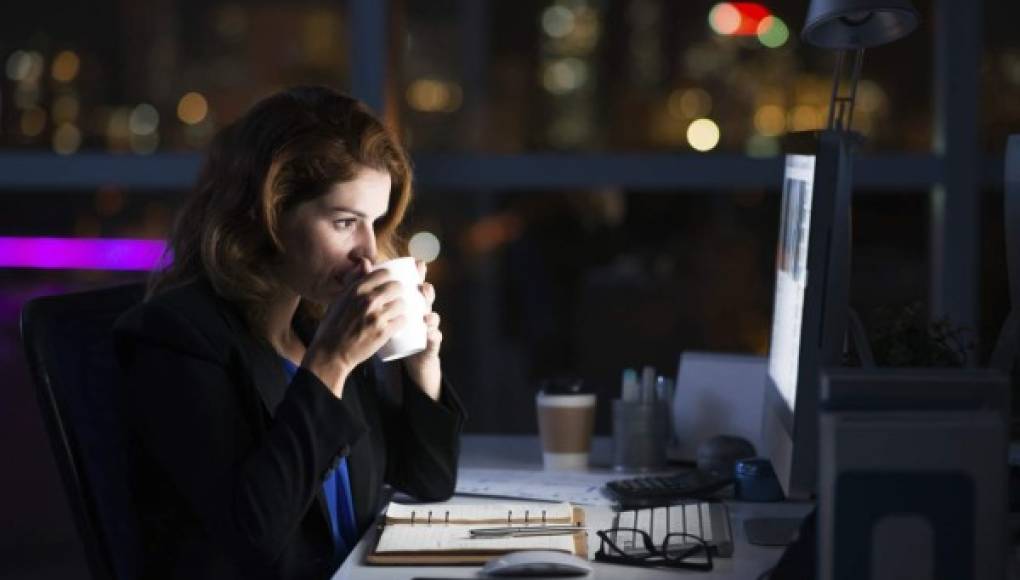 El trabajo en turnos de noche podría ser duro para el corazón de una mujer