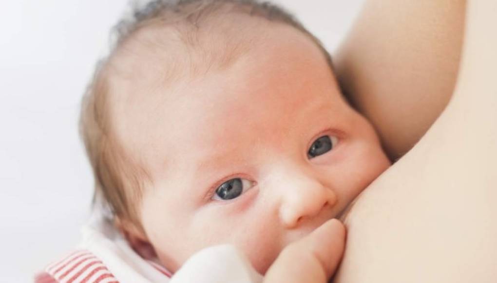 ¿La leche materna directamente del seno es mejor?