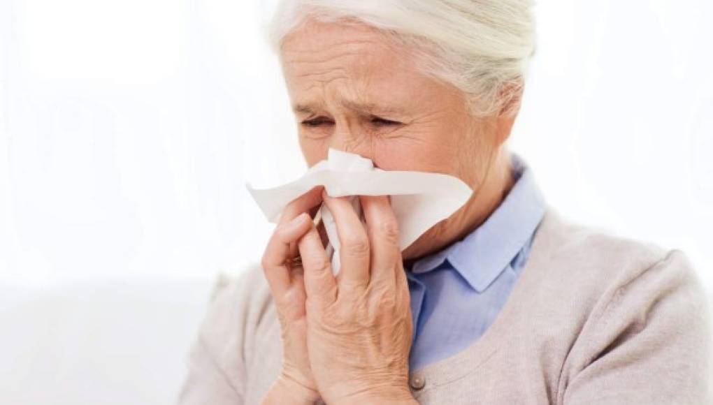 La gripe puede tener un peligroso efecto dominó en los adultos mayores