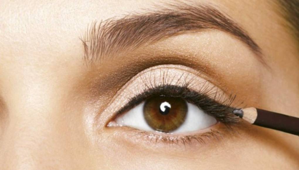 El delineador puede causar irritación ocular