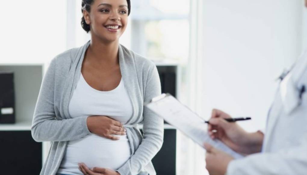Mujeres embarazadas con cáncer de mama pueden tratarse sin dañar a su bebé