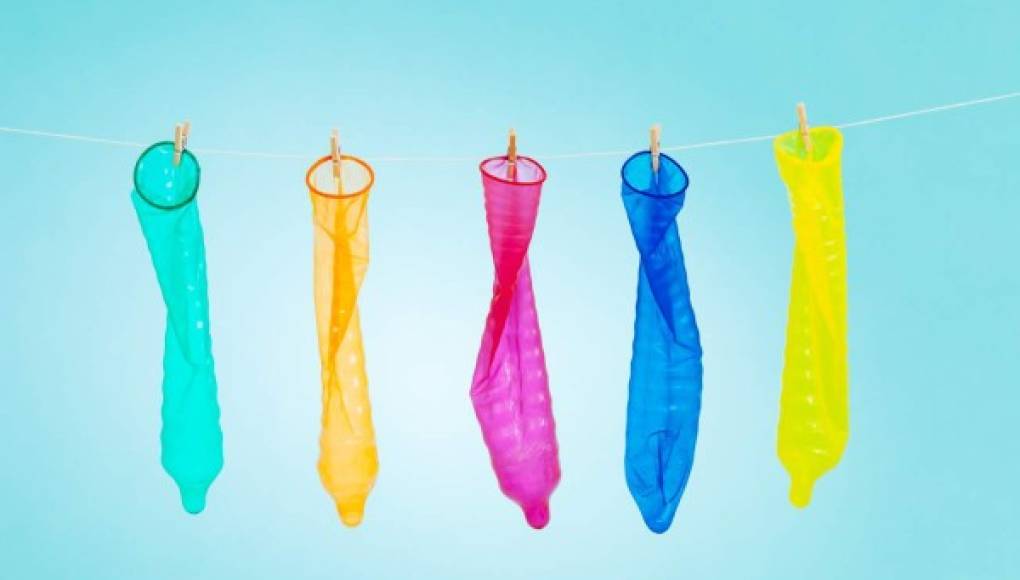 Autoridades de EEUU advierten riesgos de lavar condones para reutilizarlos