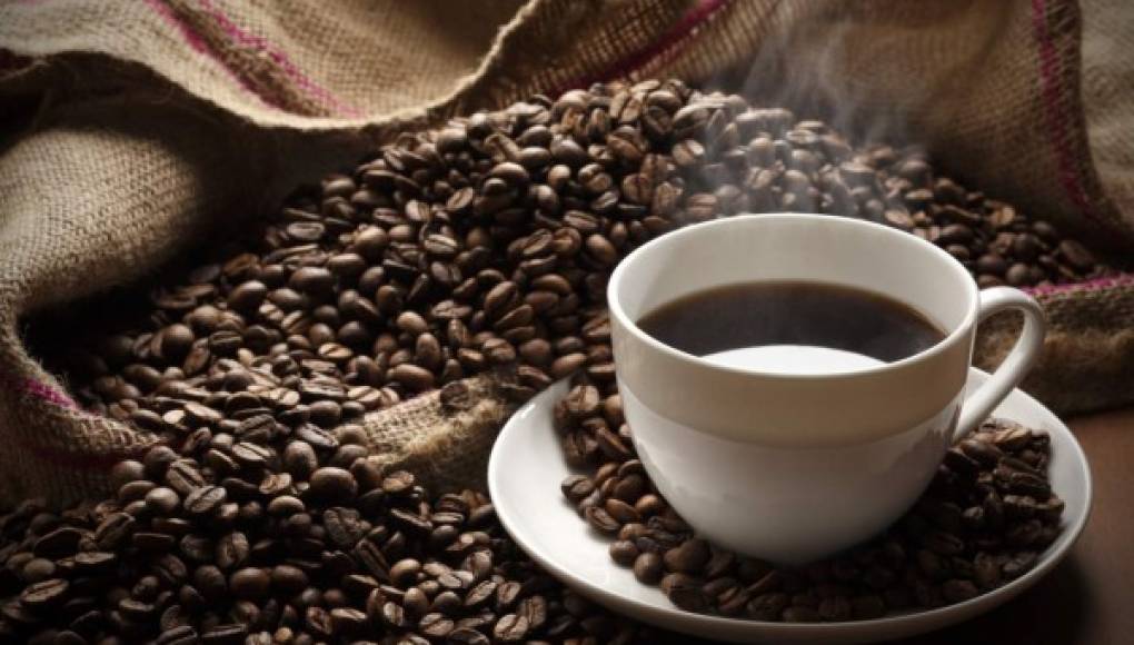 Abuso de café puede aumentar presión arterial y alterar el sistema nervioso