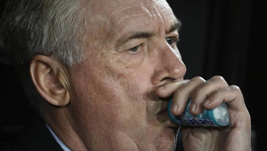 Los famosos chicles que Carlo Ancelotti no deja de mascar en el banquillo del Real Madrid 