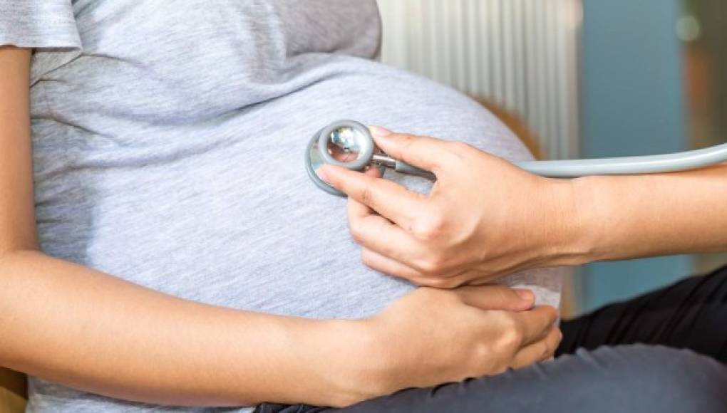 La cesárea conlleva más riesgos de complicaciones que el parto vaginal