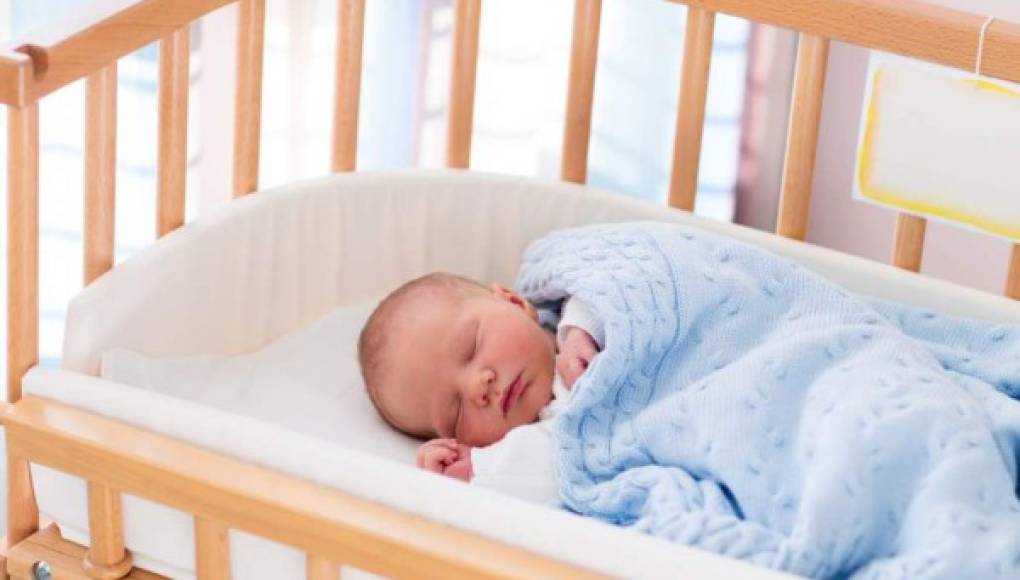 Compartir la cama con el bebé es peligroso y no estimula el 'apego', muestra un estudio