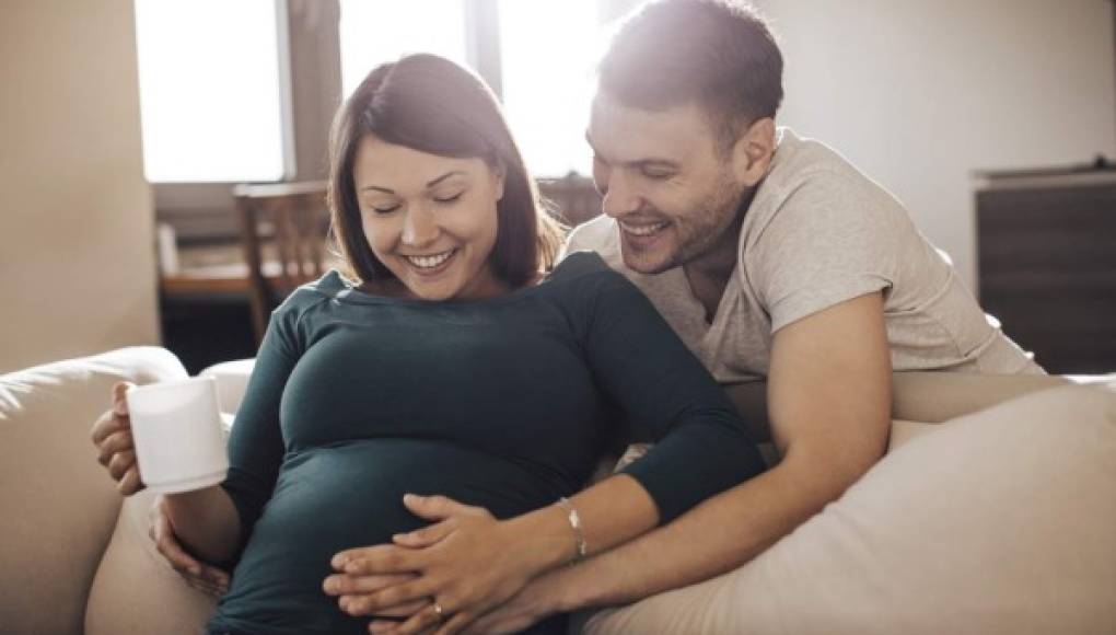 La edad del padre también influye en la salud del bebé, según estudio