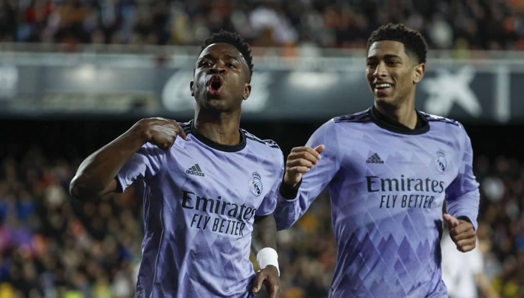 Vinicius marcó en el segundo tiempo su doblete y empató el partido para el Real Madrid 2-2 ante el Valencia.