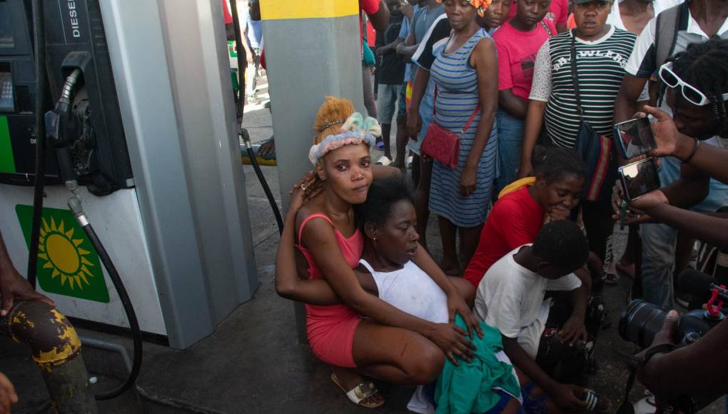 En menos de una semana, se han encontrado más de 30 cadáveres en la zona de Petion-ville, situada en las colinas de Puerto Príncipe, que desde hace una semana es presa de una situación de violencia sin precedentes, que ha paralizado las actividades de la ciudad.