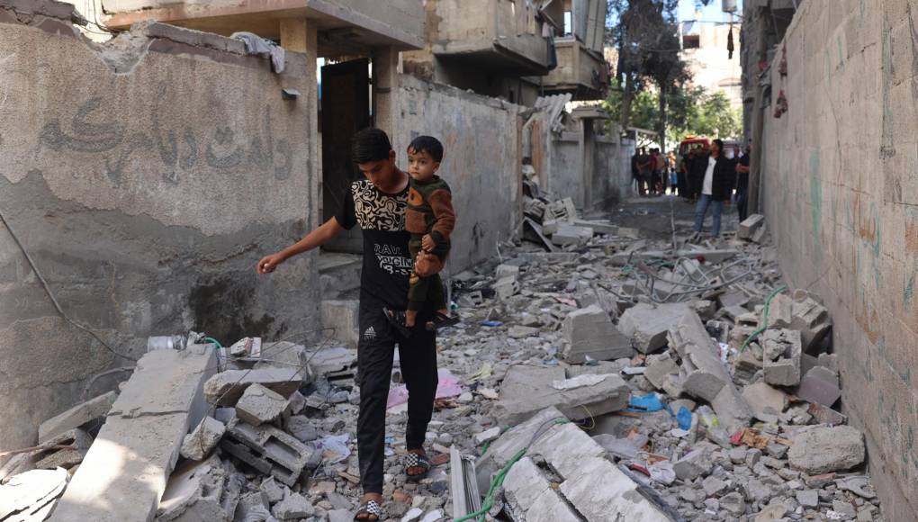 Los bombardeos nocturnos en la ciudad, donde se hacinan 1,2 millones de personas según la ONU, dejaron al menos 27 muertos, según dos hospitales de la localidad.