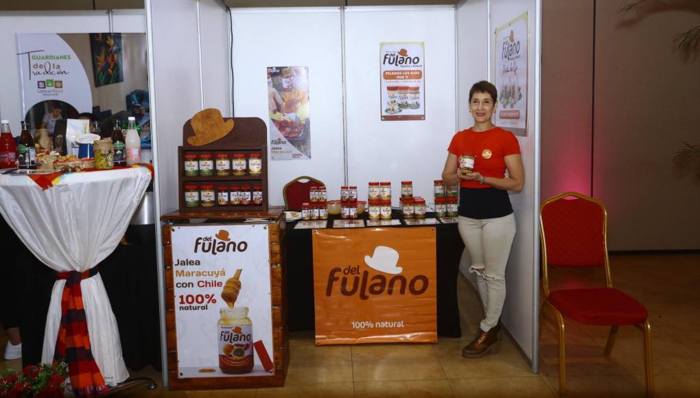 Iris Iglesias, dueña del emprendimiento Jaleas y Pastas de ajo artesanal del Fulano.