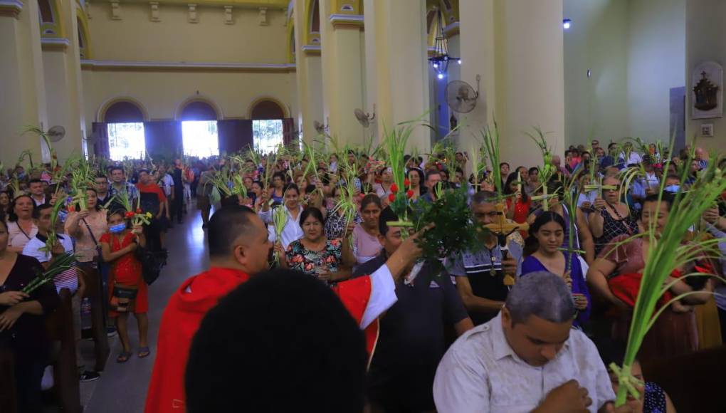 No solo en San Pedro Sula se desarrolla esta actividad religiosa. En Tegucigalpa, La Ceiba y otras ciudades del país los creyentes católicos llevan a cabo la celebración. 