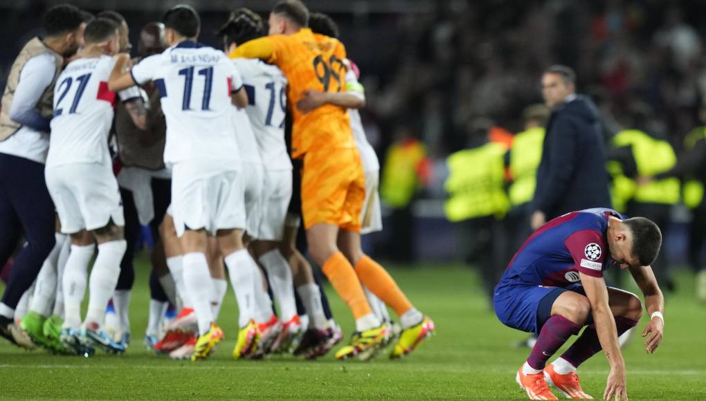 El Paris Saint-Germain se metió en semifinales de la Champions tras remontar e imponerse 4-1 con un doblete de Kylian <b>Mbappé</b> al Barcelona, que disputó más de una hora de esta vuelta de cuartos de final del torneo continental con uno menos.