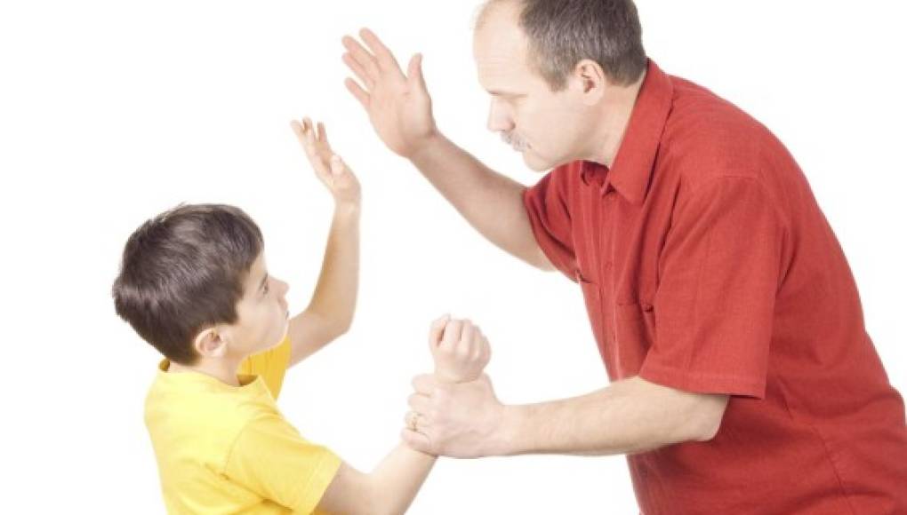 Castigar a los niños los vuelve agresivos