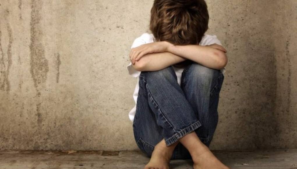 La pobreza y los abusos en la niñez tienen secuelas graves en la adultez