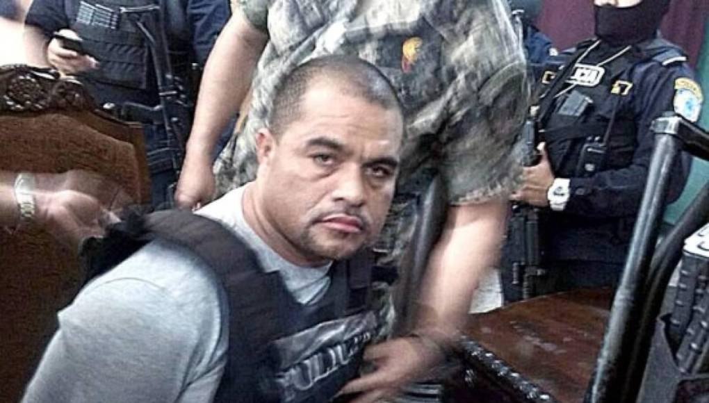 Durante su carrera criminal, que abarcó desde 2009 hasta 2014, “El Negro” Lobo lideró una vasta red de tráfico de cocaína que operaba desde Colombia y Ecuador, pasando por Panamá y Honduras, hasta Guatemala, México y Estados Unidos.