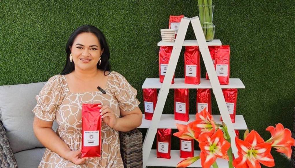 Brenda Moncada, reconocida periodista hondureña lanza al mercado “Amore Helena” su propia marca de café.