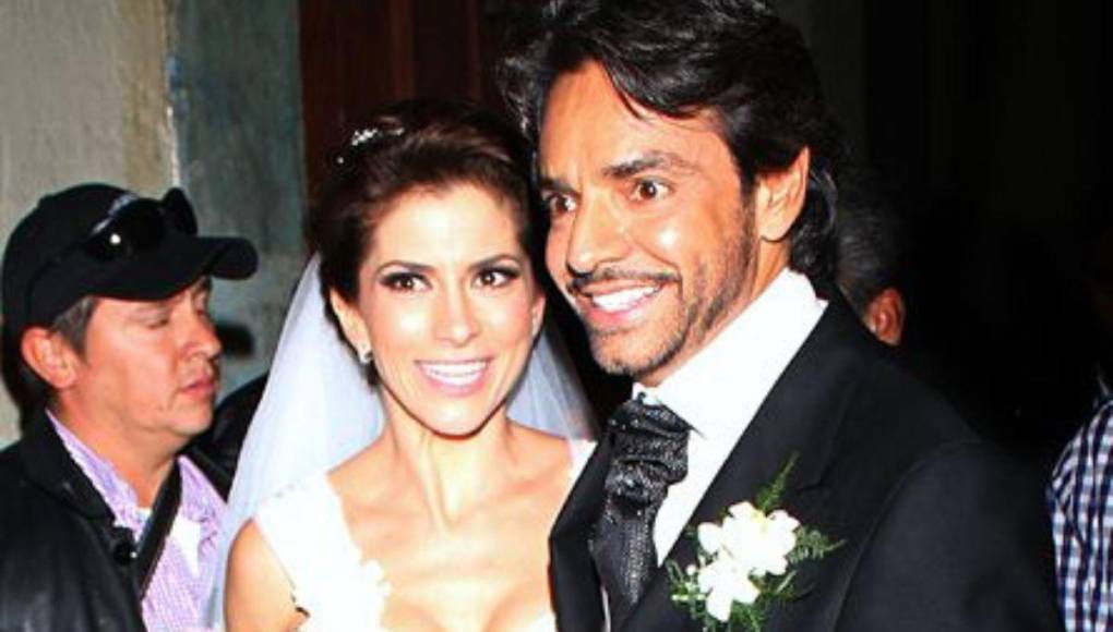 Desde que transmitieron su gran enlace matrimonial, a través de las cámaras de Televisa, la audiencia ha sido testigo del gran amor que se tienen.