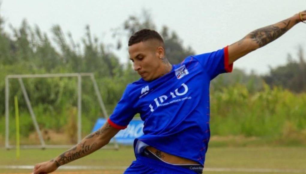En el año 2016 fue cedido en calidad de préstamo al Futbol Club Juárez, cuando todavía formaban parte de la Liga de ascenso del balompié mexicano. Su participación fue más consistente y después de una temporada pudo volver al puerto de Veracruz.
